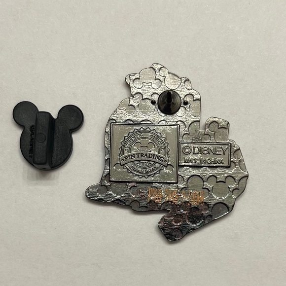 Disney Trading Pin Haunted, Ghost, Mummy Authentic Collectible 2012 - Picture 3 of 3